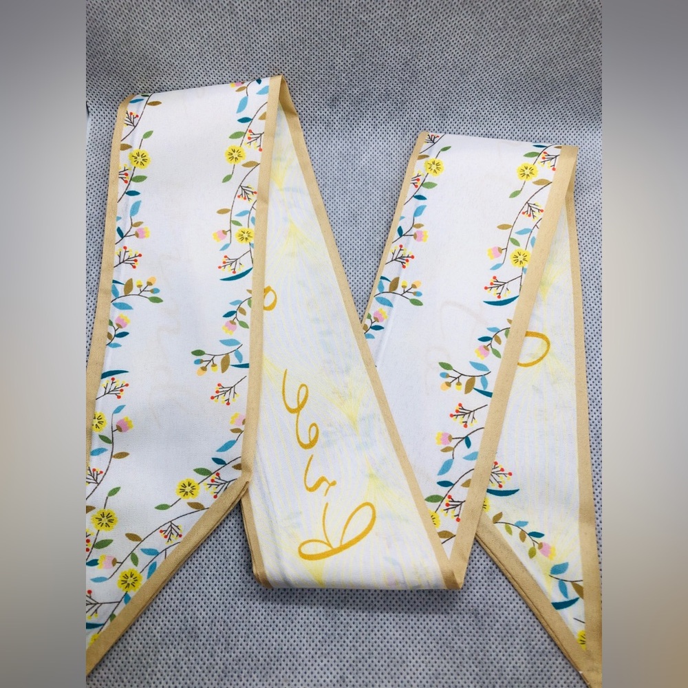 Floral Print Twilly Scarf in White and Yellow